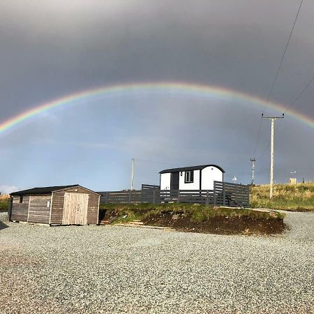 The Shepherds Hut Villa Lonmore Exteriör bild