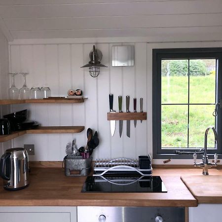 The Shepherds Hut Villa Lonmore Exteriör bild