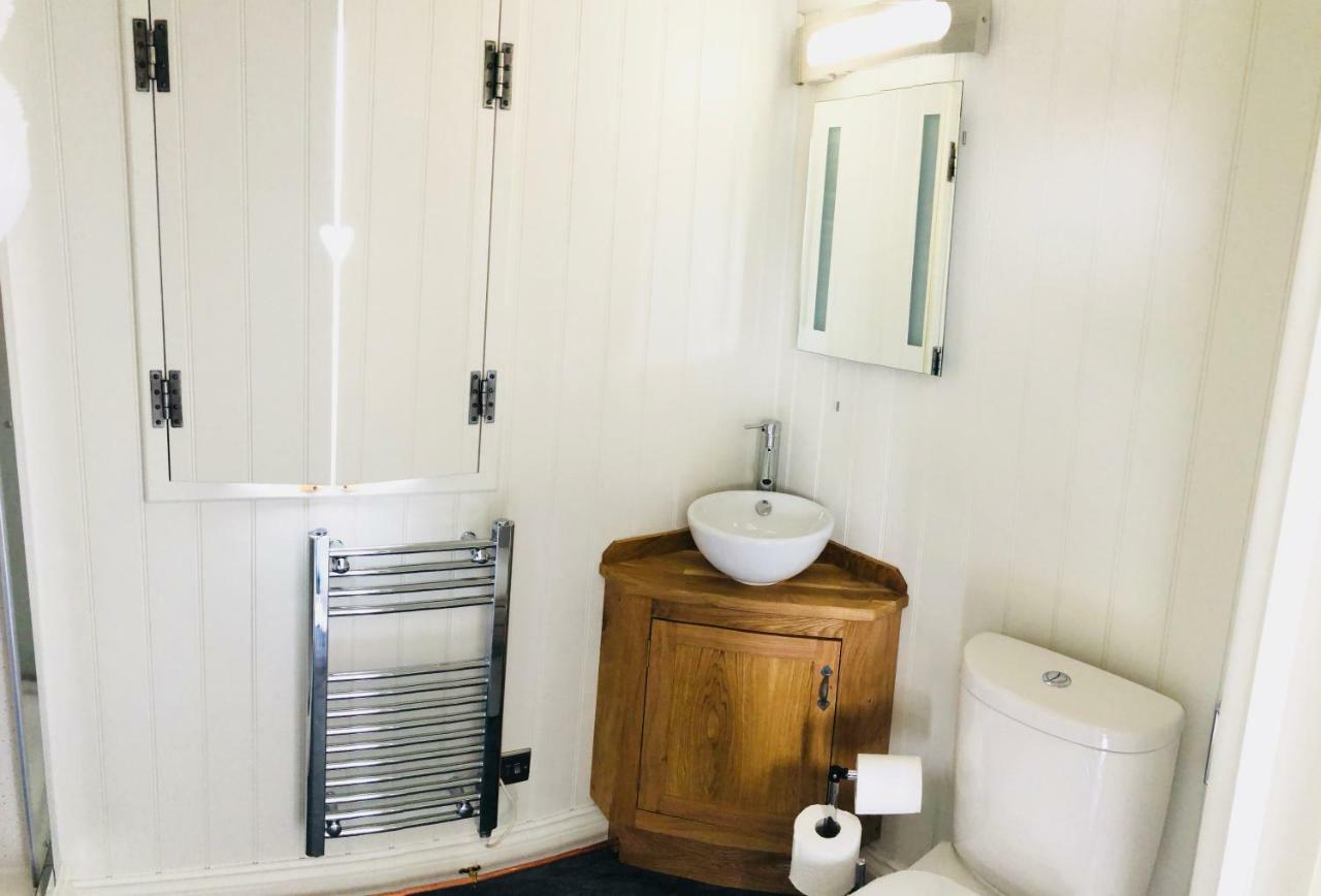 The Shepherds Hut Villa Lonmore Exteriör bild