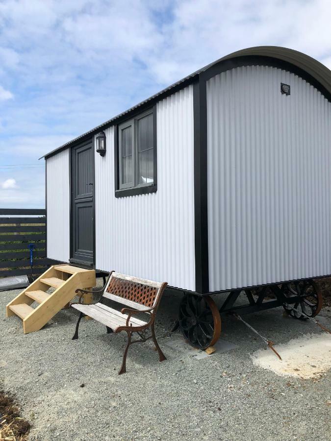 The Shepherds Hut Villa Lonmore Exteriör bild