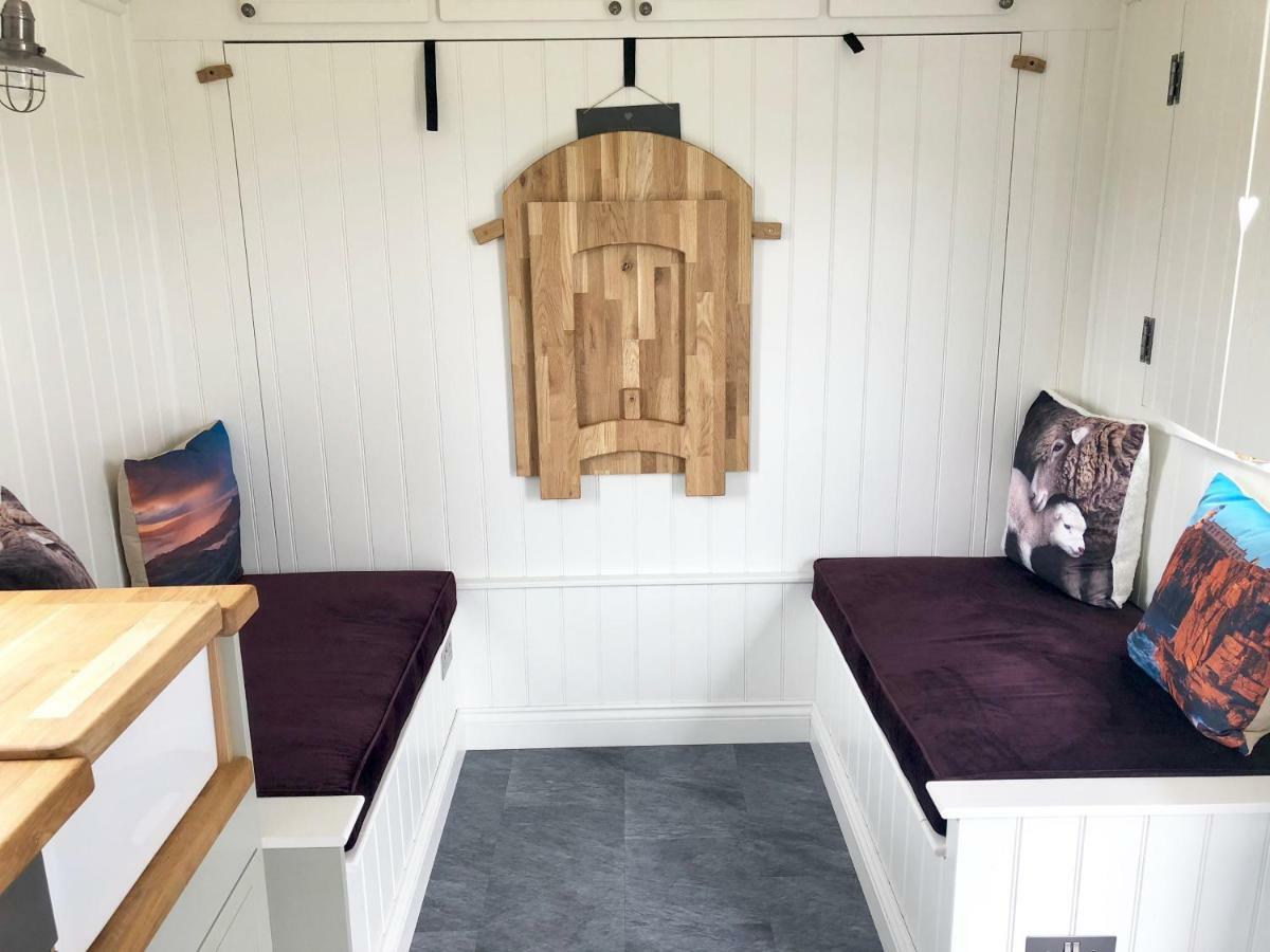 The Shepherds Hut Villa Lonmore Exteriör bild